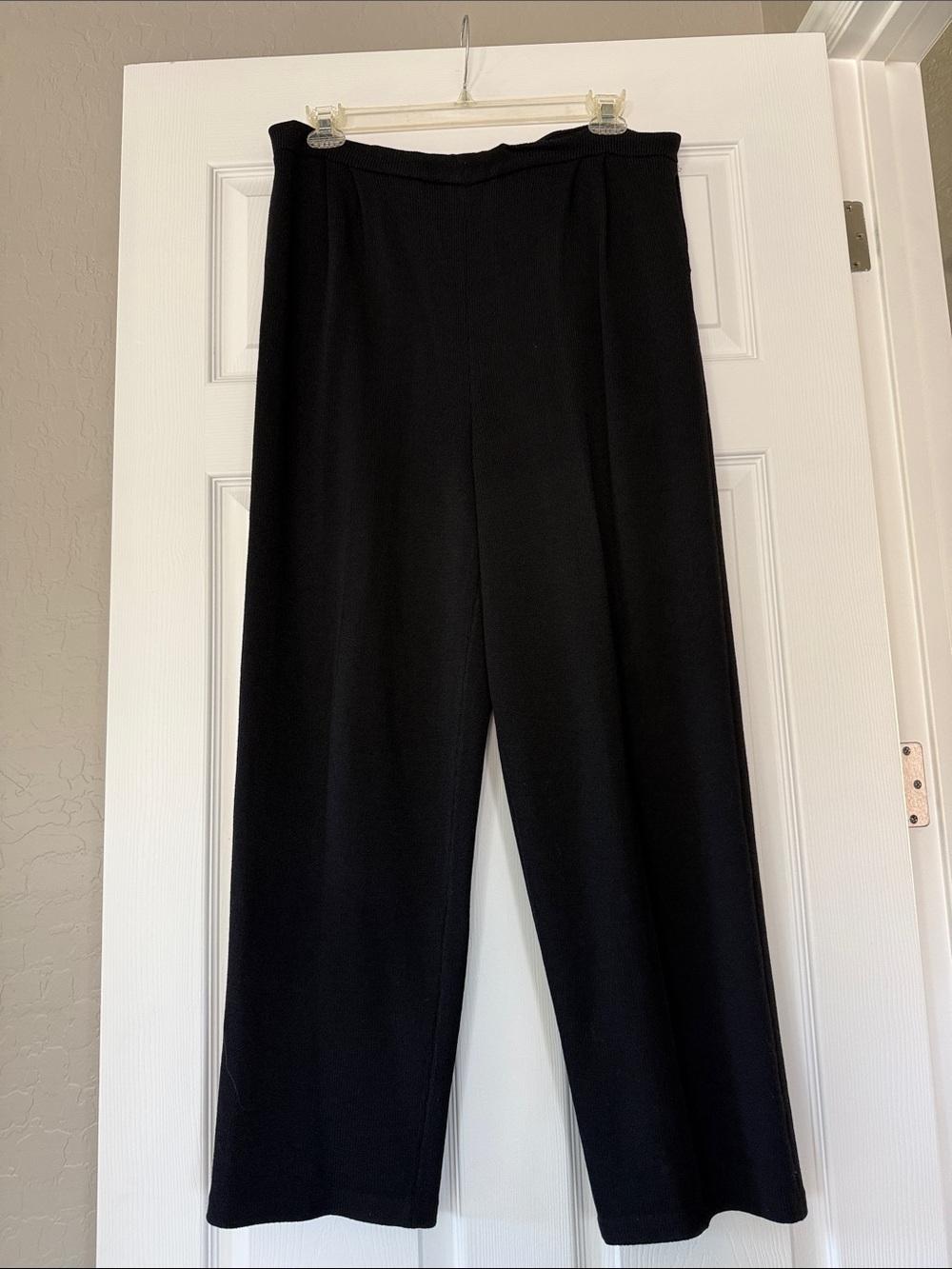 St. John Black Wide Leg Pull-On Pants